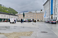 02.05.2021 AT Salzburg: Corona-Demo / jedem Demonstranten seinen Polizisten